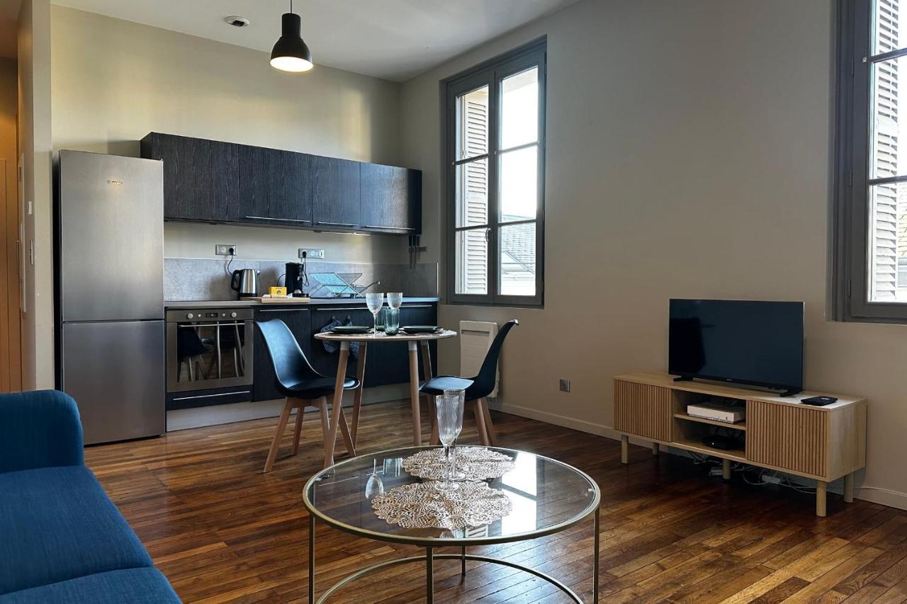 Le Magistral Beautiful One-bedroom In The Historic Heart Of Apartment Tours