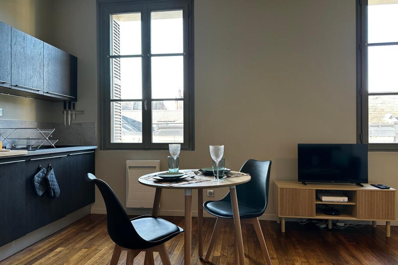 Le Magistral Beautiful One-bedroom In The Historic Heart Of Apartment